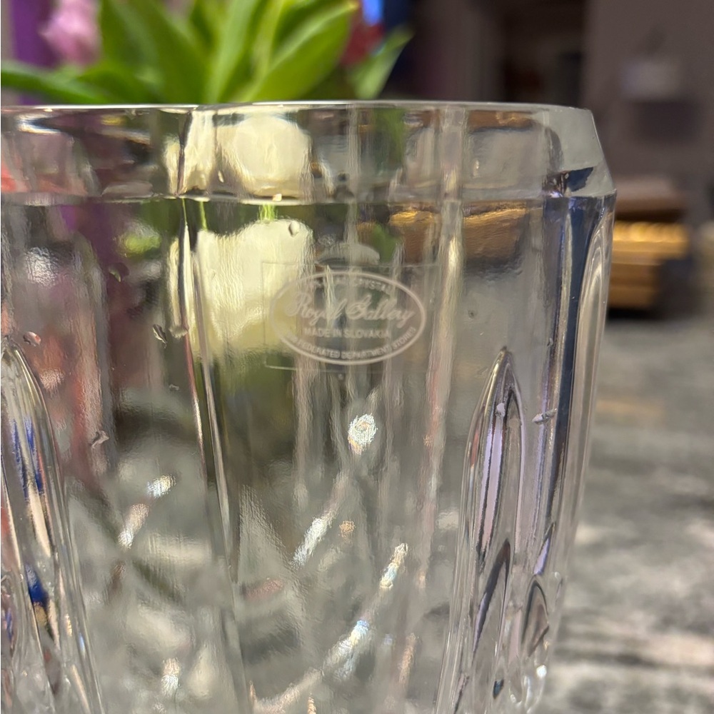 Royal Gallery Elegant Crystal Vase - Picture 8 of 16